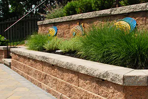 picture of a retaining wall that is sturdy with a good foundation - DeMichele Inc Media, PA